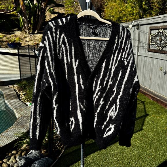 Men’s L Fuzzy Knit Cardigan Black White Abstract Pattern Button Front Grandpa - Picture 1 of 8